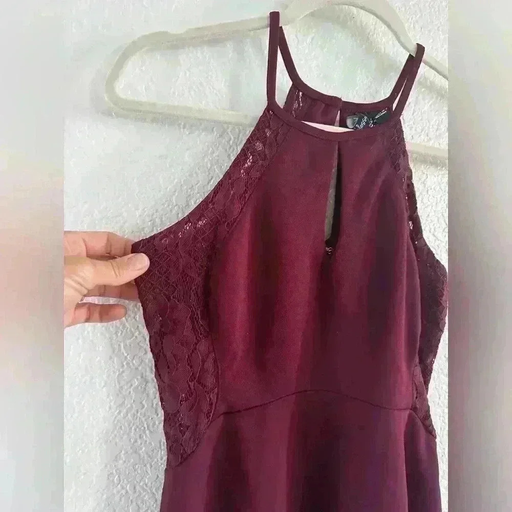 Speechless Burgundy Dress with Lace Accents Juniors Size 5, Prom, fun and formal - Picture 5 of 7